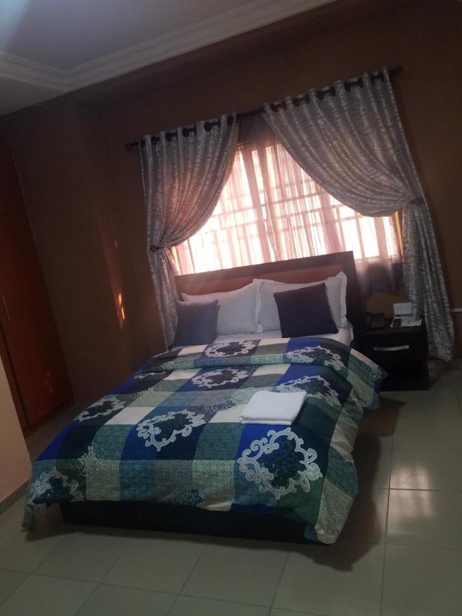 Joanne'S Court Hotel Lagos Ngoại thất bức ảnh