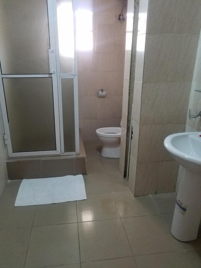 Joanne'S Court Hotel Lagos Ngoại thất bức ảnh